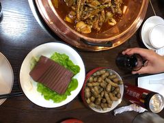 -虾弄弄海派小龙虾·牛羊蝎子火锅