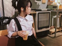 -天井·丑面包搭咖啡