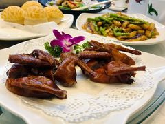 妙龄乳鸽-香山家宴