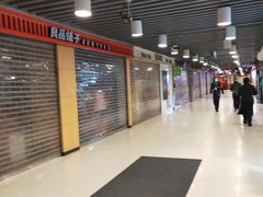 外面的店面已经全部关门了-中商优品汇超市(中南店)