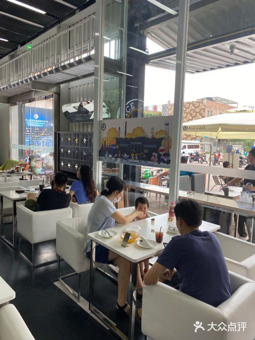 ACE&CAFE火车咖啡厅(751店)大堂图片