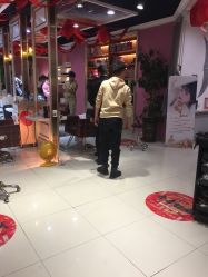-朗峰专业美发沙龙