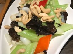 坚果西芹炒百合-旺顺阁鱼头泡饼(常营店)