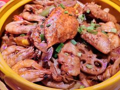 -多嘴肉蟹煲(万达店)