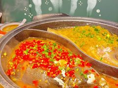 -阿瓦山寨·湘菜现炒·剁椒鱼头王(咸阳总店)