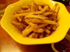 -BHC炸鸡(明洞总店)