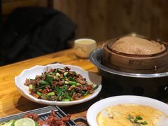 -老滇山寨•云南特色菜•地方菜•民族风情歌舞表演(金碧店)