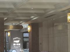 -潮一不贰·法式甜品·生日蛋糕·西式简餐(外滩店)