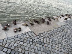 -多瑙河畔鞋履雕塑