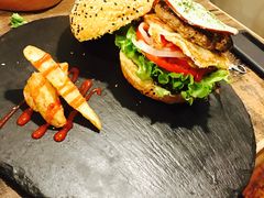 -HIGH FIVE哈福手工汉堡(桂林路店)