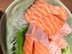 三文鱼腹肉切片-水之惠鲜鱼料理(王府大街店)