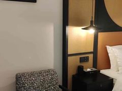 -万泊酒店(长沙五一广场国金中心店)