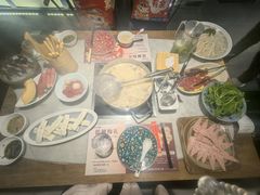 -尚尚仙·酸汤猪手·猪肚鸡火锅(华联万柳购物中心店)