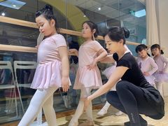 -炫艺舞蹈培训中心(枫尚奥特莱斯店)