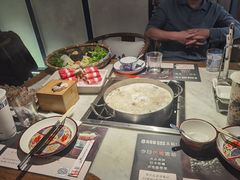 -尚尚仙·酸汤猪手·猪肚鸡火锅(华联万柳购物中心店)