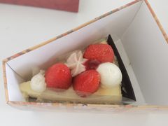 草莓奶酪蛋糕-凯宾美食廊Kempi Deli·凯宾斯基饭店(亮马桥路店)