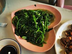 -覃记海鲜美食餐厅