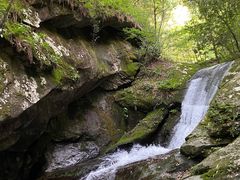 -燕子河大峡谷天坑仙境