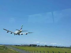 -西沃古尔·拉姆古兰爵士国际机场