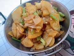 干锅土豆片-鱼乐岛餐厅·户外花园主题餐厅