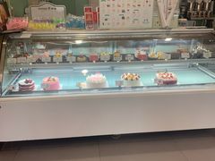 面包甜点陈列柜-仟吉(虎泉店)