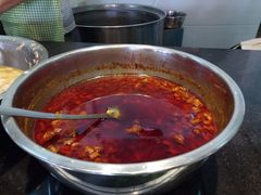 -鸿浩扒猪脚米线