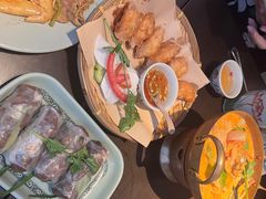 -大头虾越式风味餐厅(光明广场店)