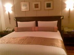 主卧睡床-王府半岛酒店