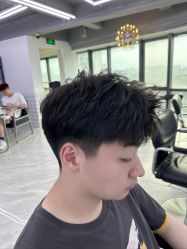 -宫铭烫发染发接发店