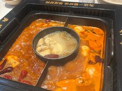 -老牌坊云南鱼豆花火锅(哈西万达店)