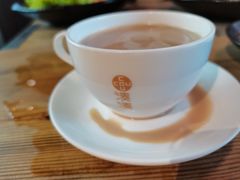 -湊湊火锅·茶憩(杭州湖滨银泰in77店)