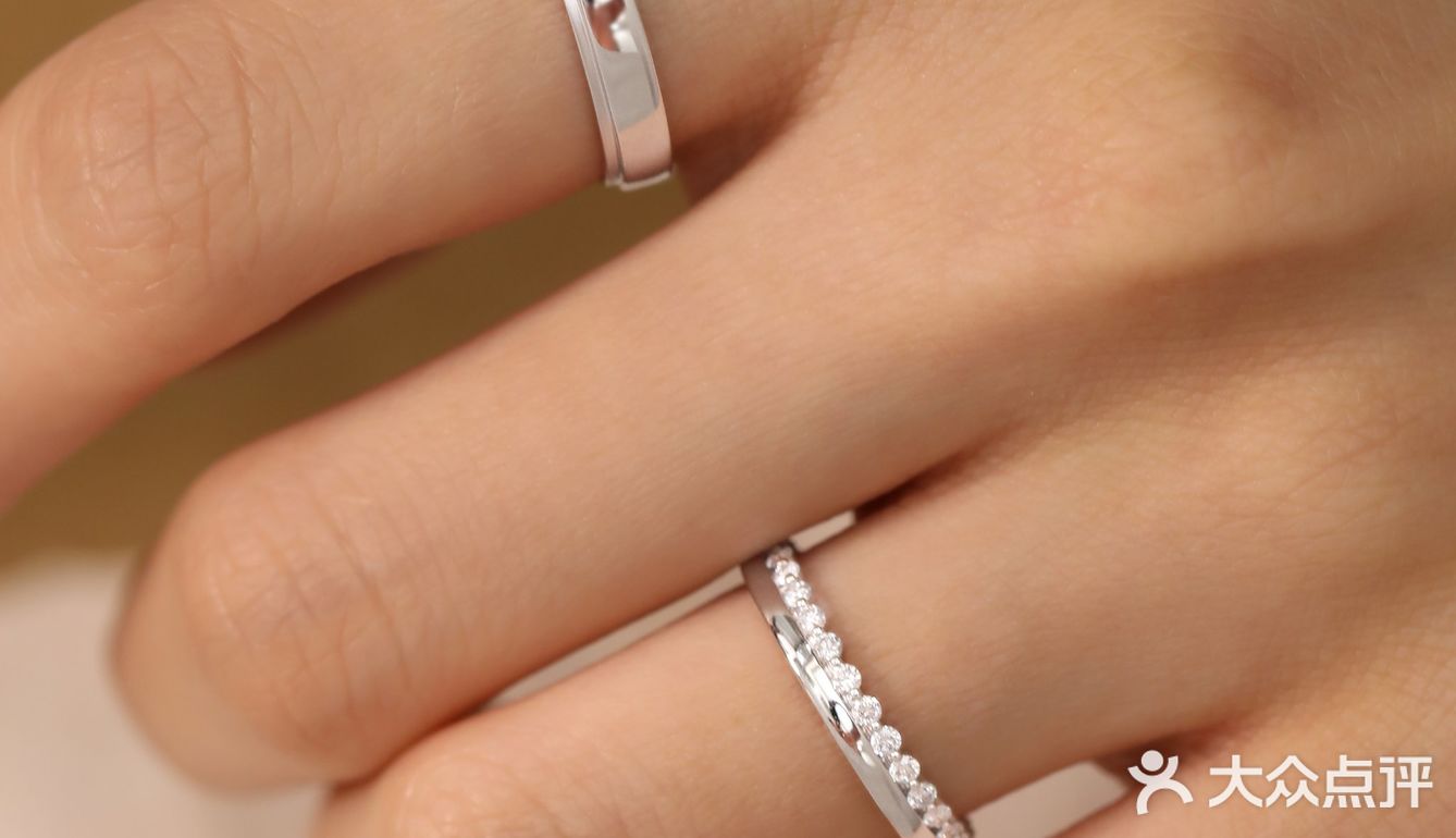 5K+就能搞定的大气时尚的情侣对戒，超心动der[加油][加油]