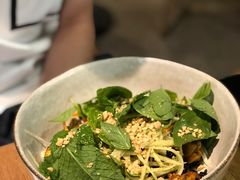 泰碗配黑米鸡肉绿咖喱-Wagas沃歌斯(太古汇店)