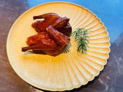 脆皮妙龄乳鸽-新荣记(BFC外滩金融中心店)