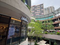 -瑞虹新天地月亮湾