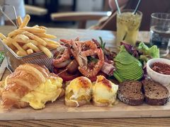 -Common Table · Brunch & Coffee