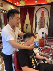 -东方先生国潮男士理发馆