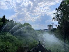 -雪山彩虹谷景区