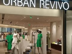 -URBAN REVIVO(高德置地广场·春广场店)