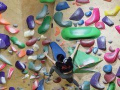 -问山MountQuest攀岩馆