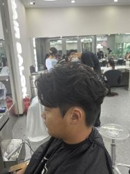 -MOVAN  HAIR莫凡匠人发型屋