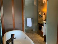 -三亚湾海居铂尔曼度假酒店