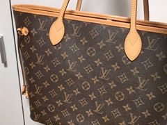 -小飞侠奢侈品回收 寄卖 养护(宝山宝龙广场店)