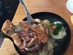 -LENBACH兰巴赫西餐啤酒坊(大连星海广场店)