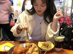 -BHC炸鸡(明洞总店)