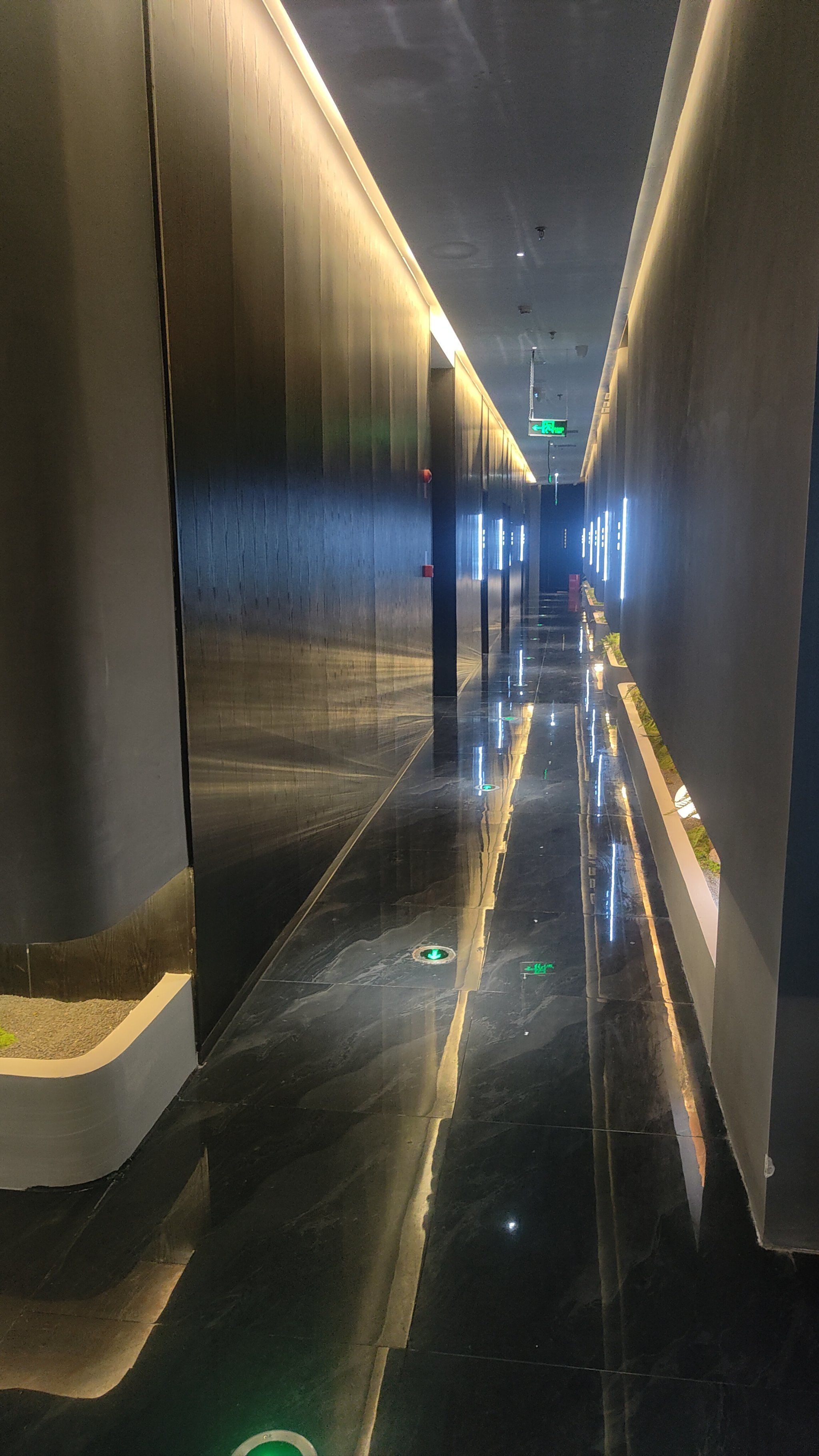 这家足疗店是新开的 位置在南津街广电大厦三楼  这家开业的时候我就