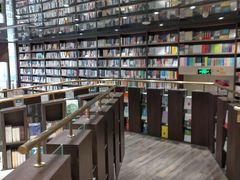 -钟书阁(群光广场店)