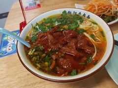 -钢阳酸菜红烧牛肉面(季乐路店)