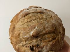 核桃葡萄干欧包-盒马鲜生(悠方店)