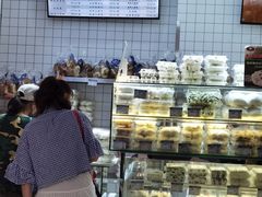 -白玉兰食品甜凤店(合生汇店)
